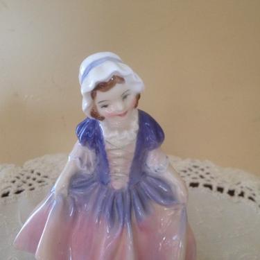 Vintage Royal Doulton Bone China Figurine 800375 DINKY DO - 4 1/2 Inches Tall 