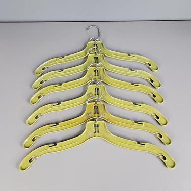 Set of 6 Vintage Avocado Green Plastic Wally Williams Clothes Hangers 