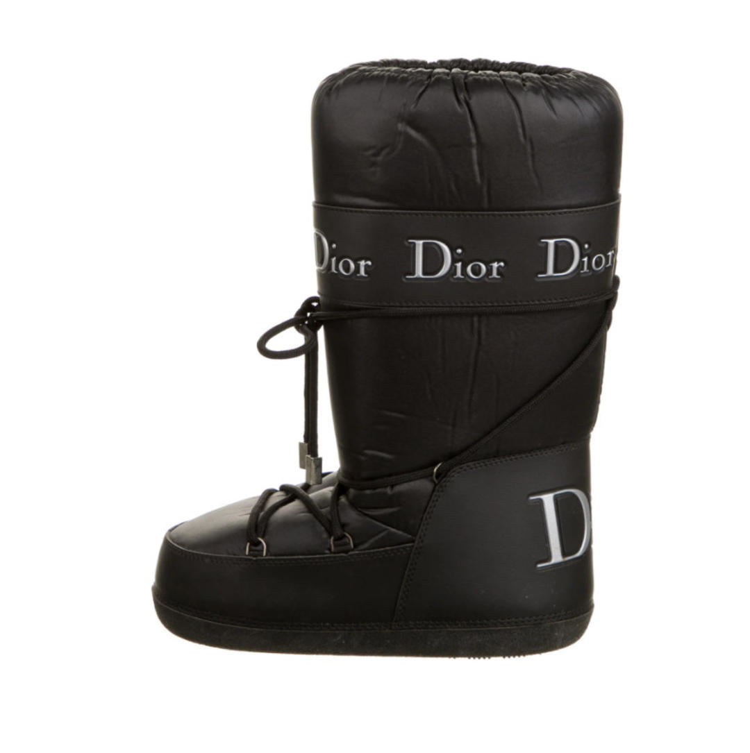 CHANEL - 06 Black Ski SnowBoots with Chain Link Detail - 38-40