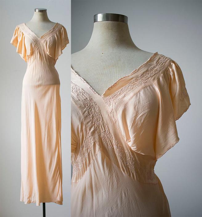 Vintage 1940s Nightgown / Peach Silk Nightgown / Silk Nightgown / Long