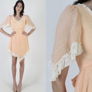 Peach Hanky Hem Dress / Crinkle Cotton Gauze Orange Dress / Vintage 70s Angel Sleeve Dress / Ivory Floral Lace Country Prairie Asym Hem Mini 