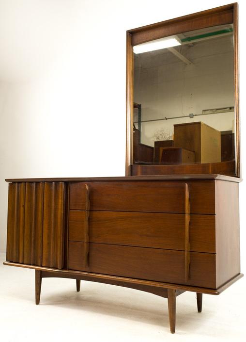 United Furniture Mid Century Modern 6 Drawer Lowboy Dresser Mcm