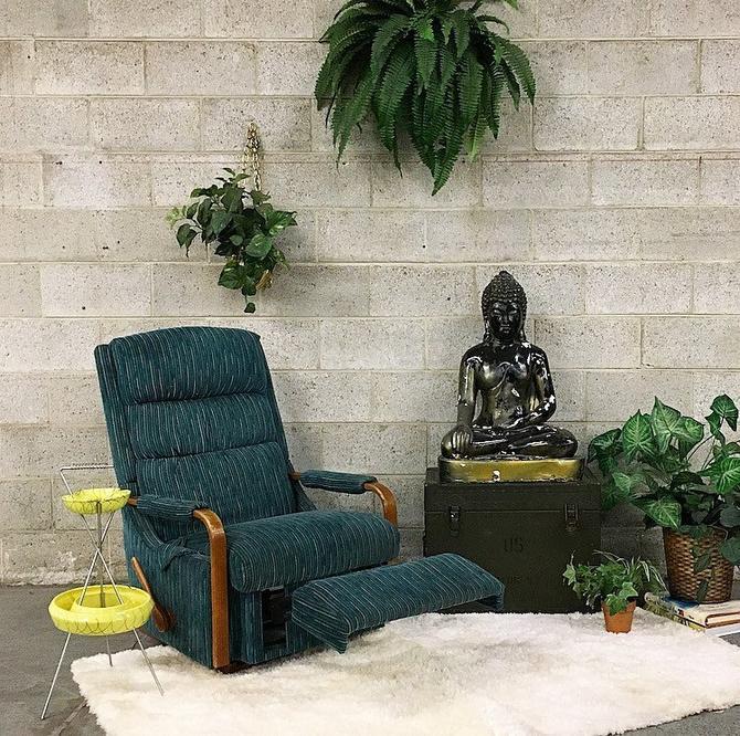 LOCAL PICKUP ONLY Vintage La Z boy Recliner Retro 1960 s Mid Century Retrospect Vintage Philadelphia PA