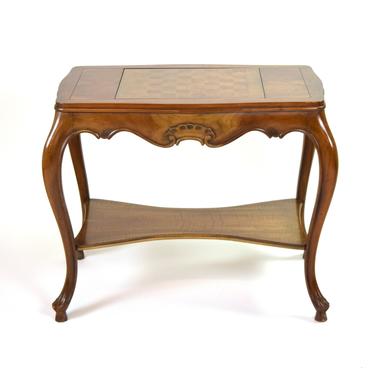 Beautiful Vintage Queen Anne Style Chess Game Table on Cabriolet Legs 