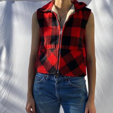Vintage Flannel Vest / Buffalo Check Cropped Sleeveless Jacket  / Faux Shearling Lining Winter Red and Black Cropped Jacket 