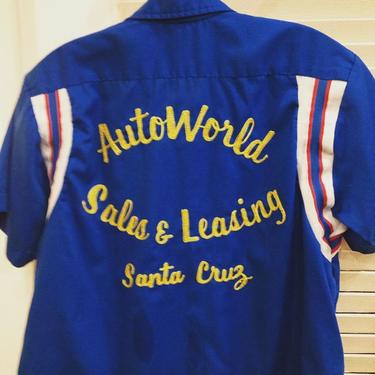 Genuine vintage bowling shirt with embroidered motif.  #1950s #bowlingshirt  #vintagebowlingshirt #1950ssportswear #pollysuesvintageshop