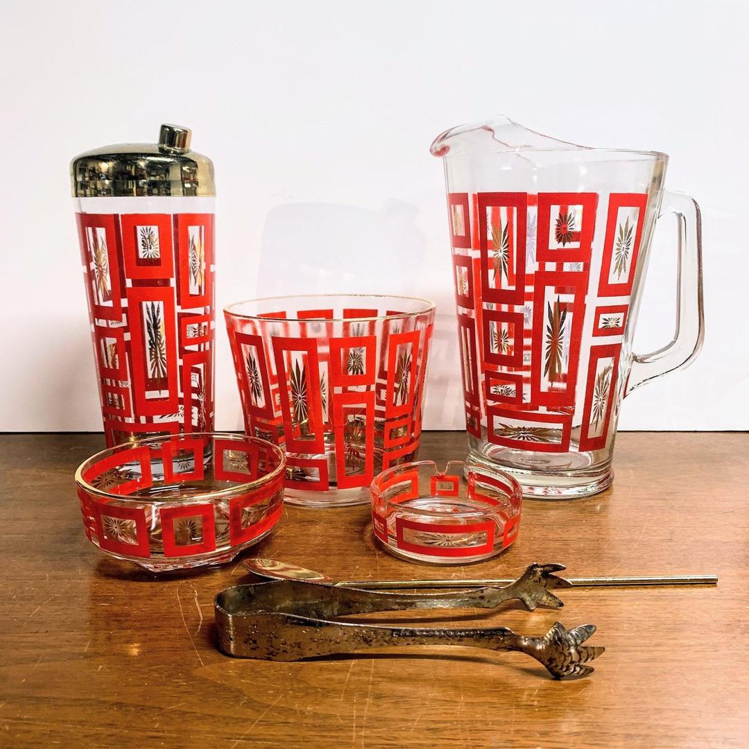 Vintage Glasbake 4 Cup Glass Measuring Cup with Red Graphics D