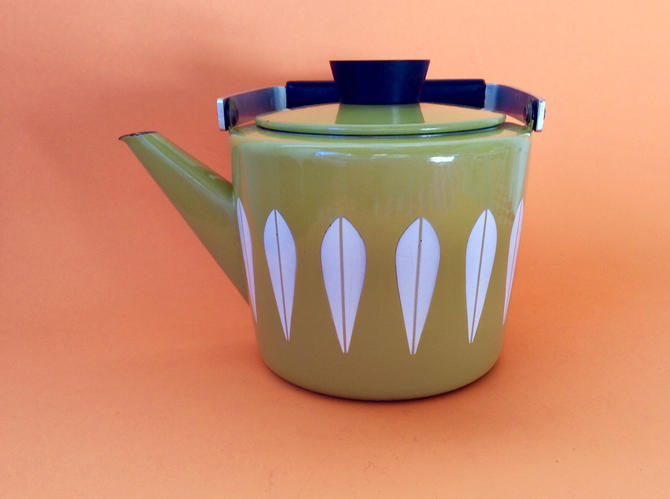 Mid Century Modern Cathrineholm Lotus Tea Kettle in Avocado Cathrineholm Kettle Nauhaus Modern Home Annapolis MD