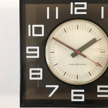 American Modern Graphic Wall Clock by General Electric Pop Art Rare Smoke Tone Typography Helvetica 1960s USA Vintage Krups 