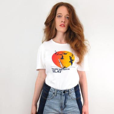 Eilat Sunset T Shirt // Vintage Graphic Tee Retro Rainbow Ombre Sunset Birds Beach Surfer 80s 90s Tee Mod White Sunrise Sun Surfer Souvenir 