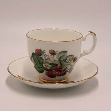 vintage Royal Castle tea cup with strawberries made in England/bone china 