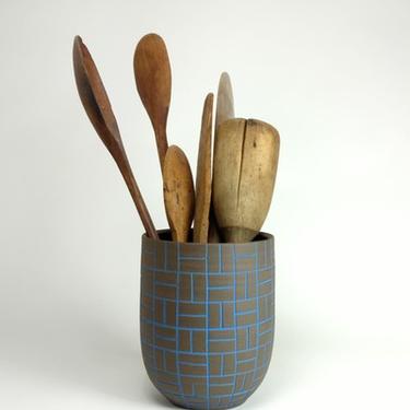 Dark Clay Pattern Ware Crock