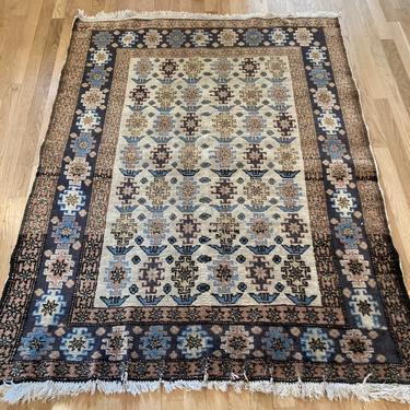 Vintage Rug, 4' x 5' 4 White