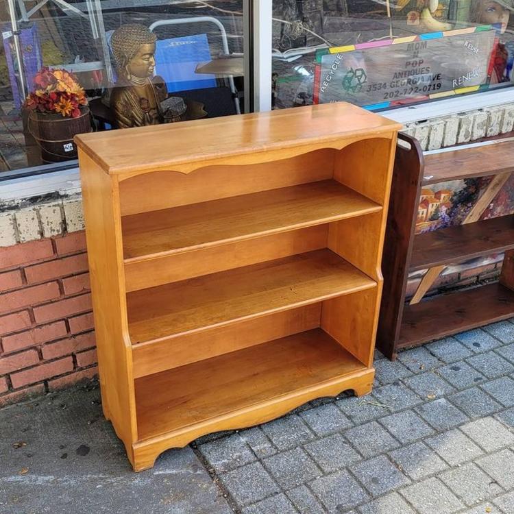 Maple Bookcase w adjustable shelf. 36x14x38"tall