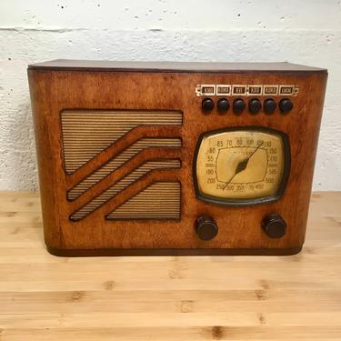 Restored 1939 Philco Table Radio 39-7 AM, 5 Favorite Station Pushbuttons 