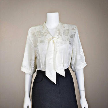 Vintage Ivory Scarf Collar Blouse, Small / Silky Jacquard Short Sleeve Blouse / Pleated Front Button Up Blouse / 1980s Pussybow Blouse 