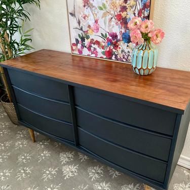 Vintage Mid Century Dresser Credenza Entry Table by Bassett *Local Pick Up Only 
