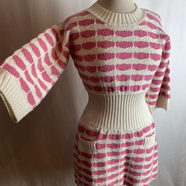 VTG 90’s Sweater dress~ minidress~ pink &amp; white striped knit~ cinched wide waist~ Mod 60’s Vibes~ Twiggy style~ puff sleeves~size small 