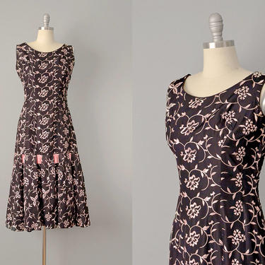 1950s Wiggle Dress / Embroidered Black Silk Taffeta Dress / 50s Party Dress /  Size Small 