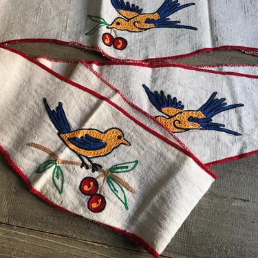 French Linen Shelf Trim, Embroidered Birds and Berries, French Country Farmhouse Chic, French Textiles 