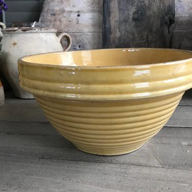 Antique Yellow Ware Mixing Bowl, Large, Heavy Ribbed Stoneware, Retro Kitchen, Beehive Bowl, Rustic Farmhouse Decor 