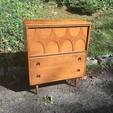 sculpted front chest of drawers