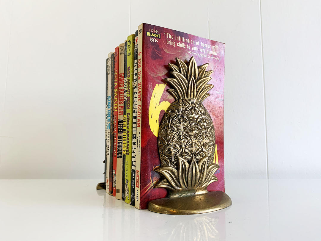 Vintage factory Brass Pineapple Bookends, Mid Century Book Holders, Palm Beach Decor, Hollywood Regency, Welcome Pineapple