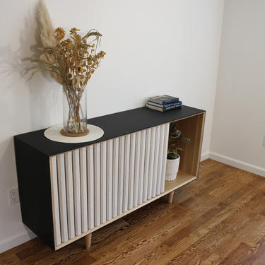 Slatted Buffet