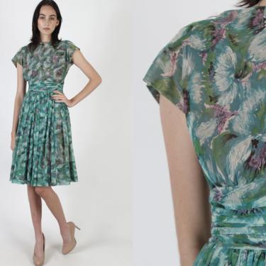 Vintage 50s Green Floral Print Dress / Rouched 1950s Watercolor Print Dress / Cocktail Housewife Kitchen Dress / Full Pleated Skirt Mini 