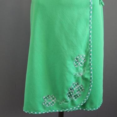 Hint O' the Irish - Kelly Green High waisted wrap Skirt With Green Gingham Detail - 1970s Op Art 