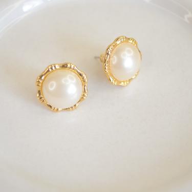 gold large pearl studs, gold pearl studs, gold pearl earring, small pearl studs, large peal earring, gift for her, bridesmaid, gold earring 