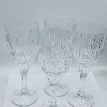 Vintage Set of four Wine Glass Goblet Fan Drape Design Sturdy Glass 8.5&quot; Nice  condition 