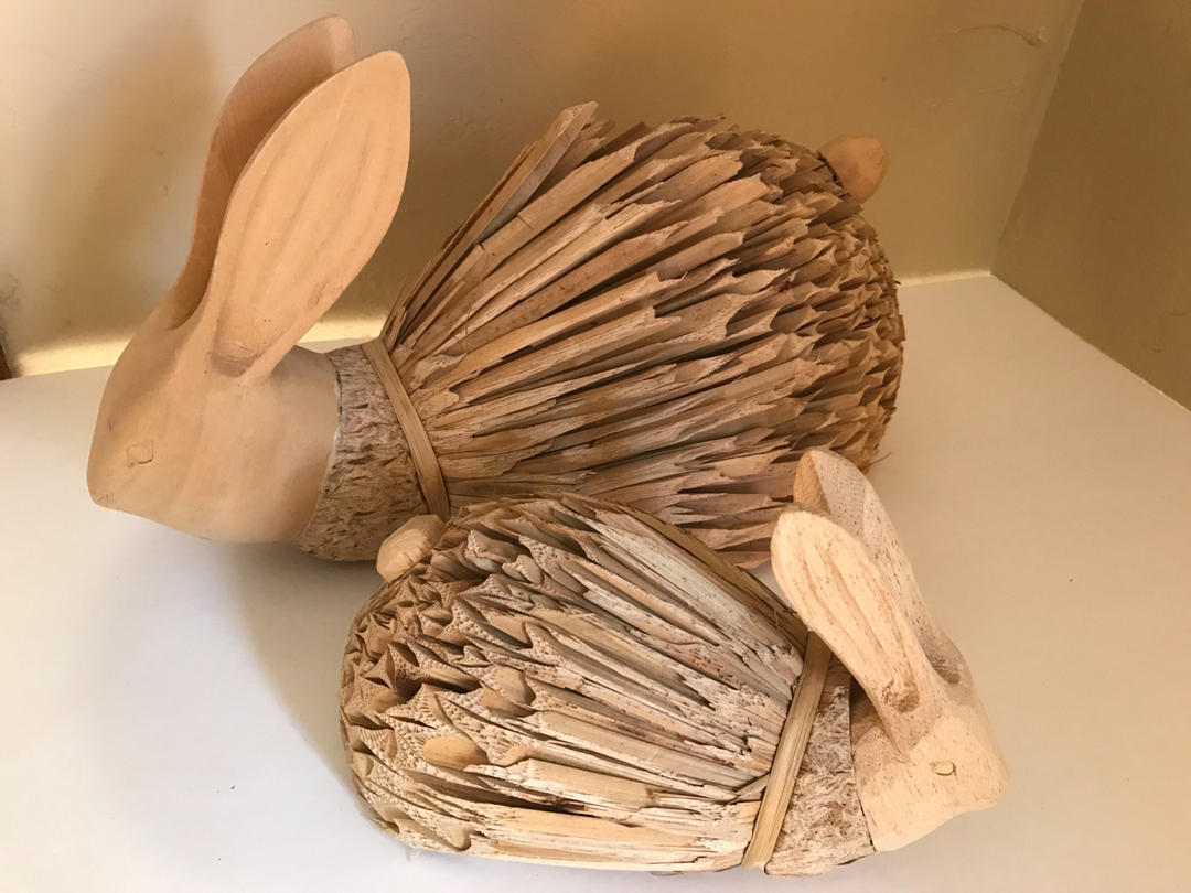 Vintage (2) Pair Corn Husk Wooden Bunny Rabbit FigurinesEaster Display