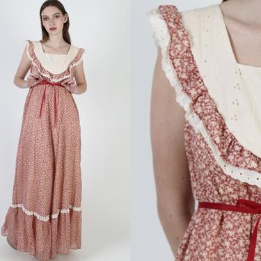 Vintage 70s Maroon Calico Floral Dress / Western Country Floral Pilgrim Dress / Burgundy Prairie Plantation Maxi Dress 
