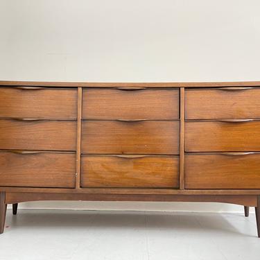 Free and Insured Shippig Within US - Vintage Mid Century Modern Dresser Cabinet Storage Drawers 