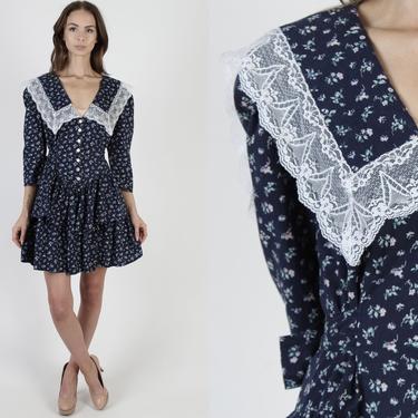 Vintage 80s Calico Floral Dress White Lace Collar Navy Tiered Dance Party Mini Dress 