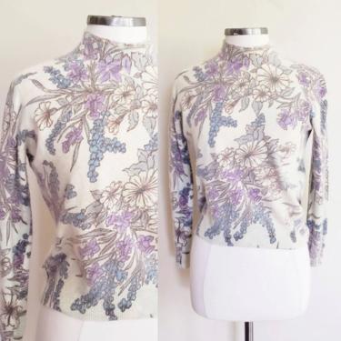 1950s Turtleneck Sweater Cream Angora Wool Blue Flowers / 50s Floral Print Pullover Fitted Top Indigo Violet  / Small / Bettrys 