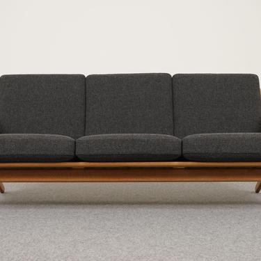 Danish Modern Oak &amp; Wool GE-290/3 Sofa By Hans Wegner For Getama - (313-005.1) 