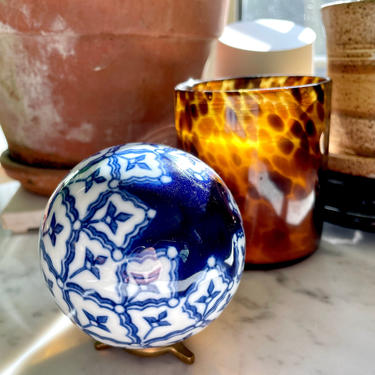 Vintage Fleur de Lis Porcelain Carpet Ball, Ceramic Orb Sphere - Cobalt Blue White, 3 inch, Chinoiserie Home Decor, Collectible, Bowl Filler 