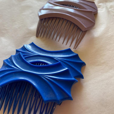 80’s hair combs~ 2 pair 1970’s-1980’s vintage blue &amp; lavender plastic hair comb barrettes 