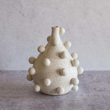 MADE TO ORDER Blob Vase in Speckled White | Handmade Ceramic Sculpture | Teardrop Vase | Modern Pottery | Art Object Unique Wedding Present 
