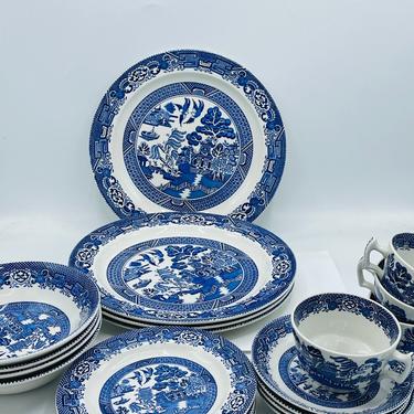 Vintage 20 Pc Dinner Set- SVC for 4 Woods Ware  BLUE WILLOW Wood &amp; Sons England - Chip Free- Unused Condition 