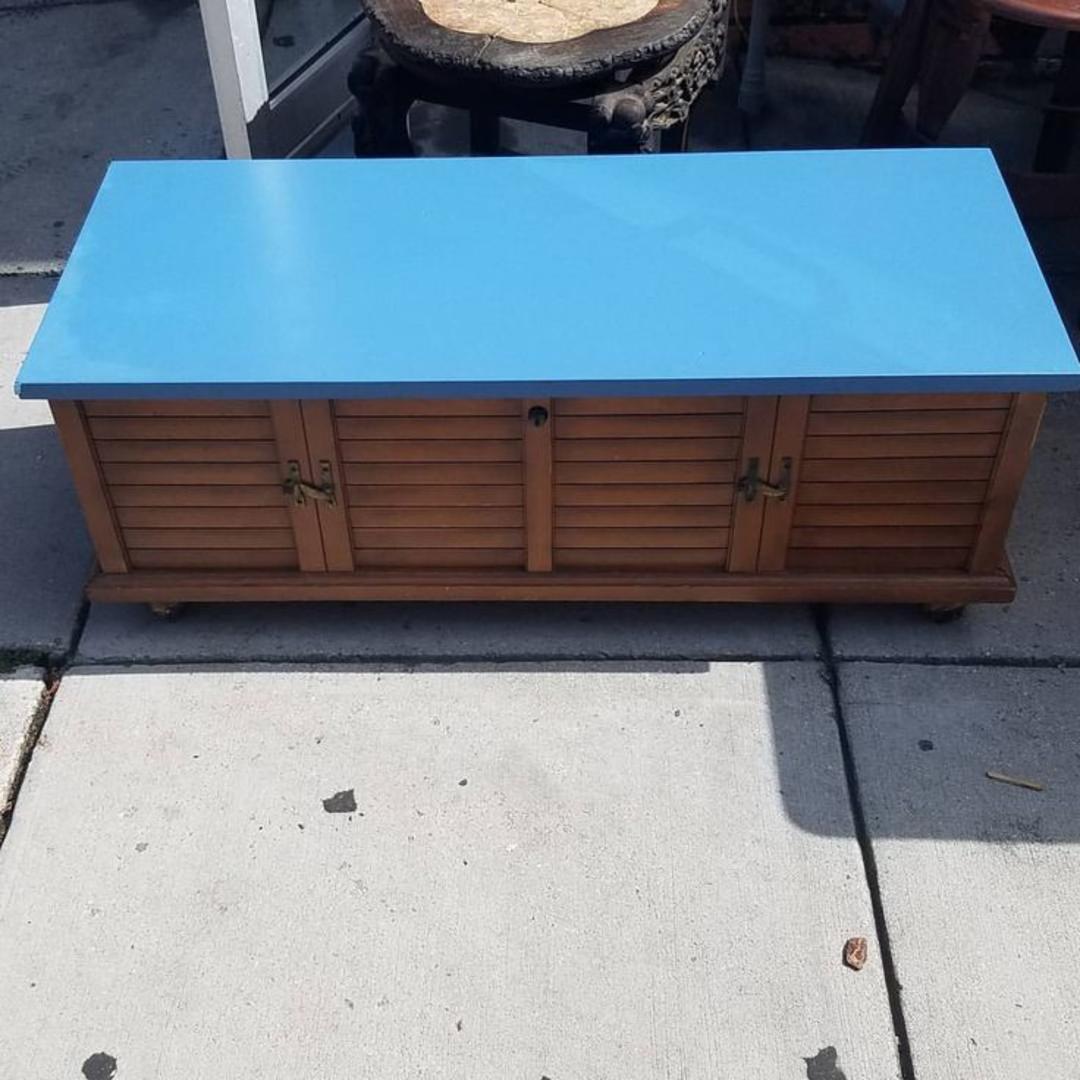 SOLD. Lane Cedar Chest/Coffee Table Combo, 87. Mom N Pop Antiques