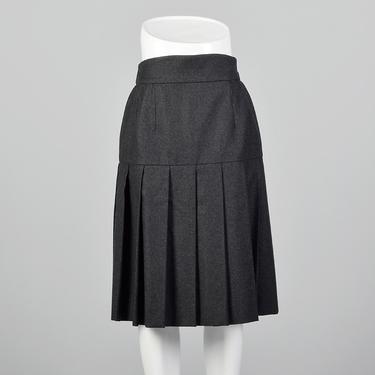 Small Chanel Boutique Gray Skirt 1990s Wool Pleated Skirt Chanel Logo Button Silk Lining 