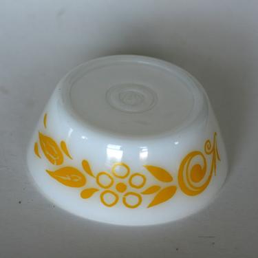 vintage federal glass yellow scroll and flower cereal bowl/chili bowl/yellow scroll 