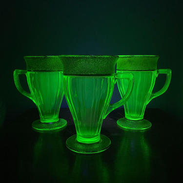 Vintage Cambridge Glass #550 Beer Mug Uranium Glass with Gold Paint Set of 3 