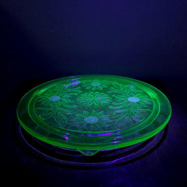 Vintage Jeannette Glass Sunflower Uranium Glass Footed Cake Plate 