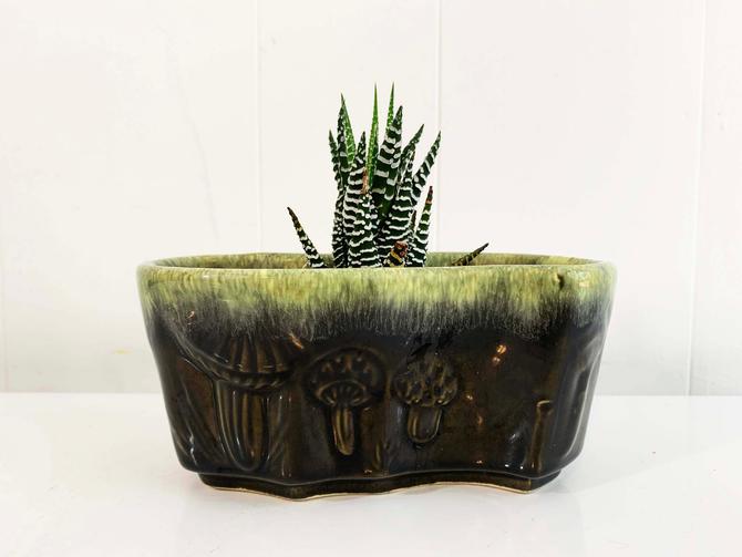 Outlet Mid Century HULL Large Ceramic Floral Planter