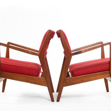 Jens Risom for Knoll Lounge Chairs in Red Knoll Upholstery on a Refinished Walnut Frame, USA 