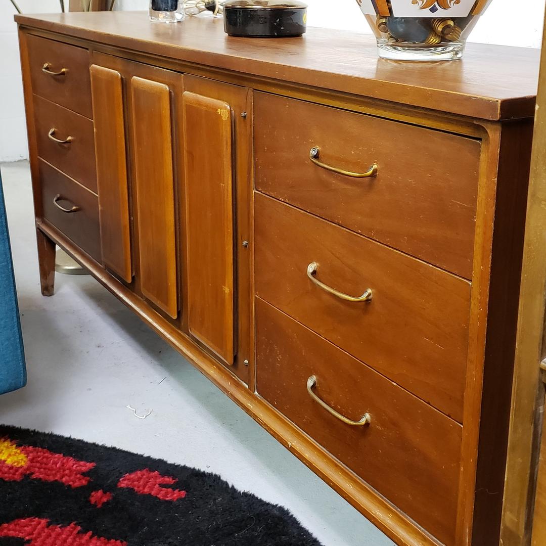 Broyhill "Forward 70" Lowboy Dresser Vintage MC Frederick, MD